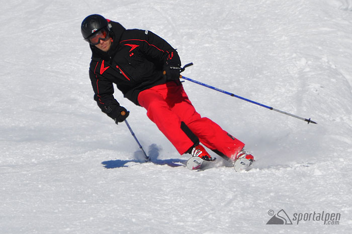 Der Nordica HotRod greift auch auf der Piste durch