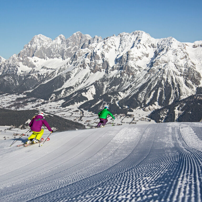 Skifahrer-Planai-Panorama