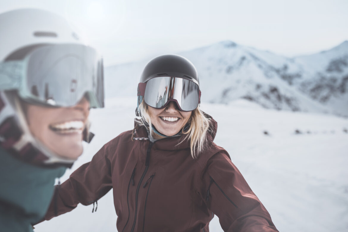 Skifahrerinnen im Skigebiet Hinterstoder in der Urlaubsregion Pyhrn-Priel.